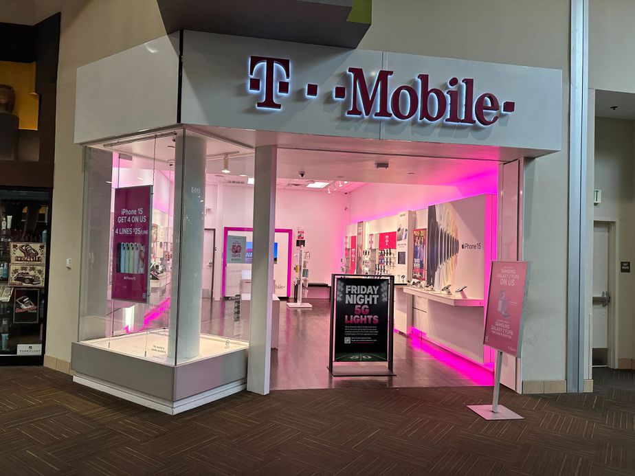 Exterior photo of T-Mobile Store at Chico Mall, Chico, CA