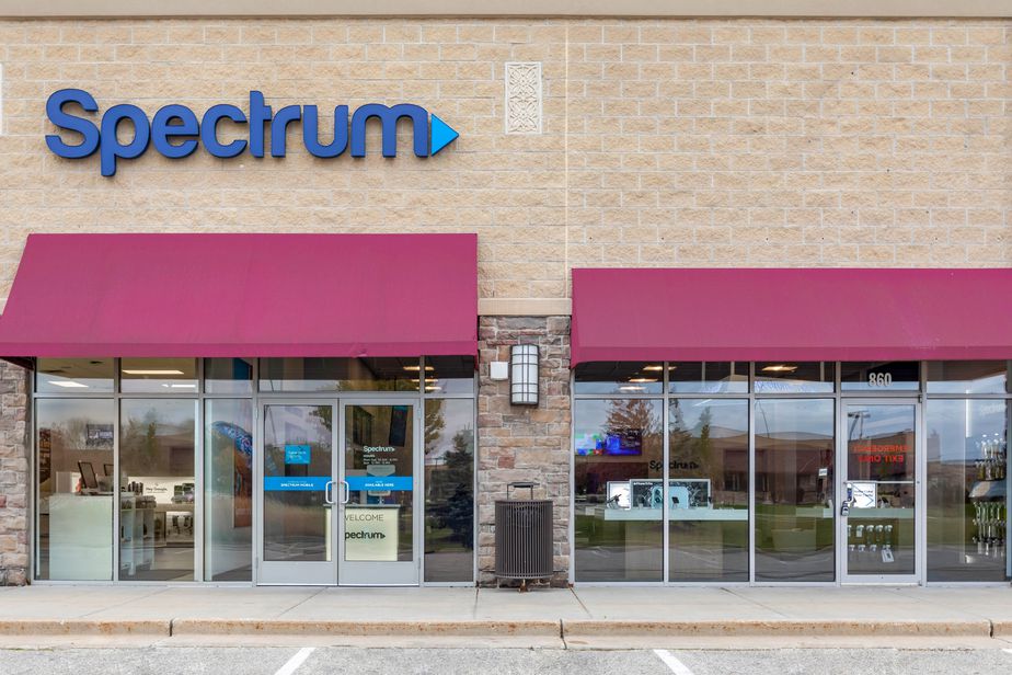Spectrum - 9901 77th St 