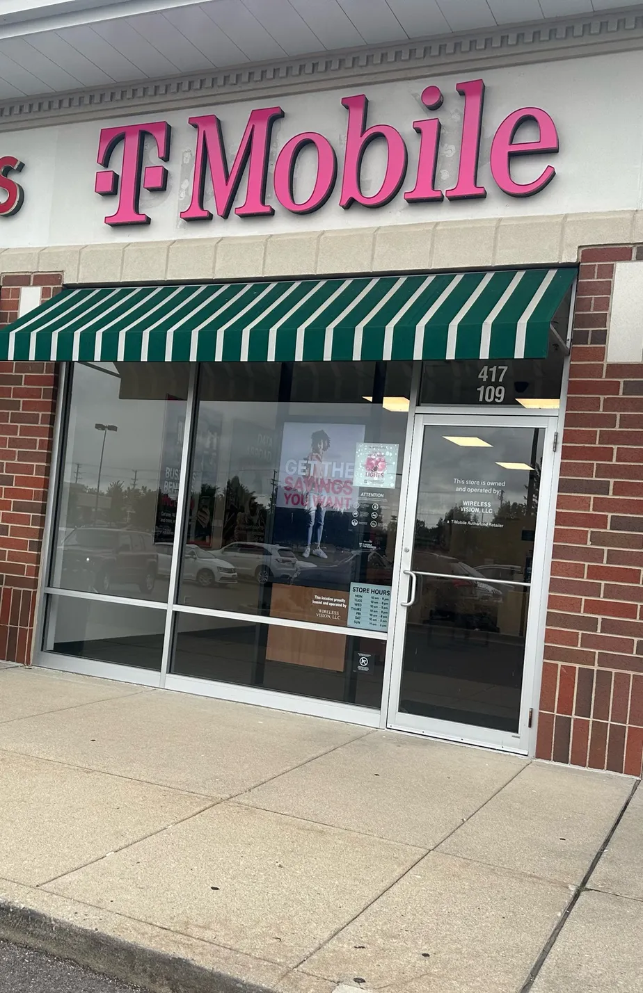  Exterior photo of T-Mobile Store at E Route 173 & Deep Lake Rd, Antioch, IL 