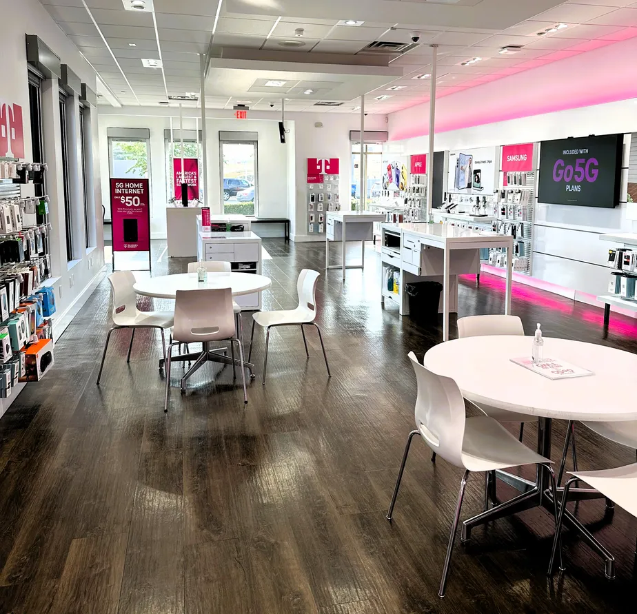 Interior photo of T-Mobile Store at Midway & 635, Farmers Branch, TX