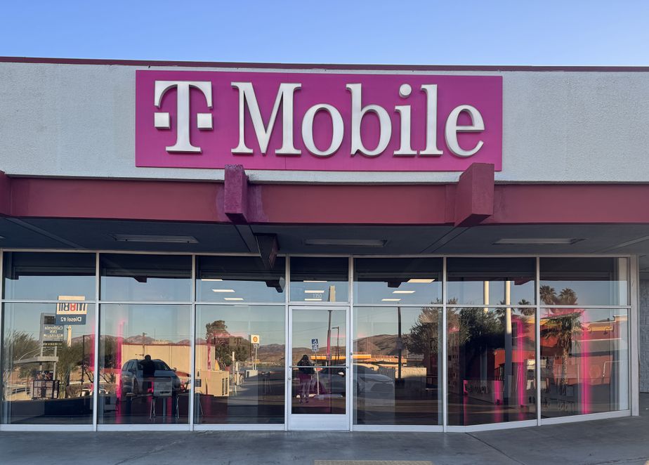  Exterior photo of T-Mobile Store at Main St & E Mountain View St, Barstow, CA 
