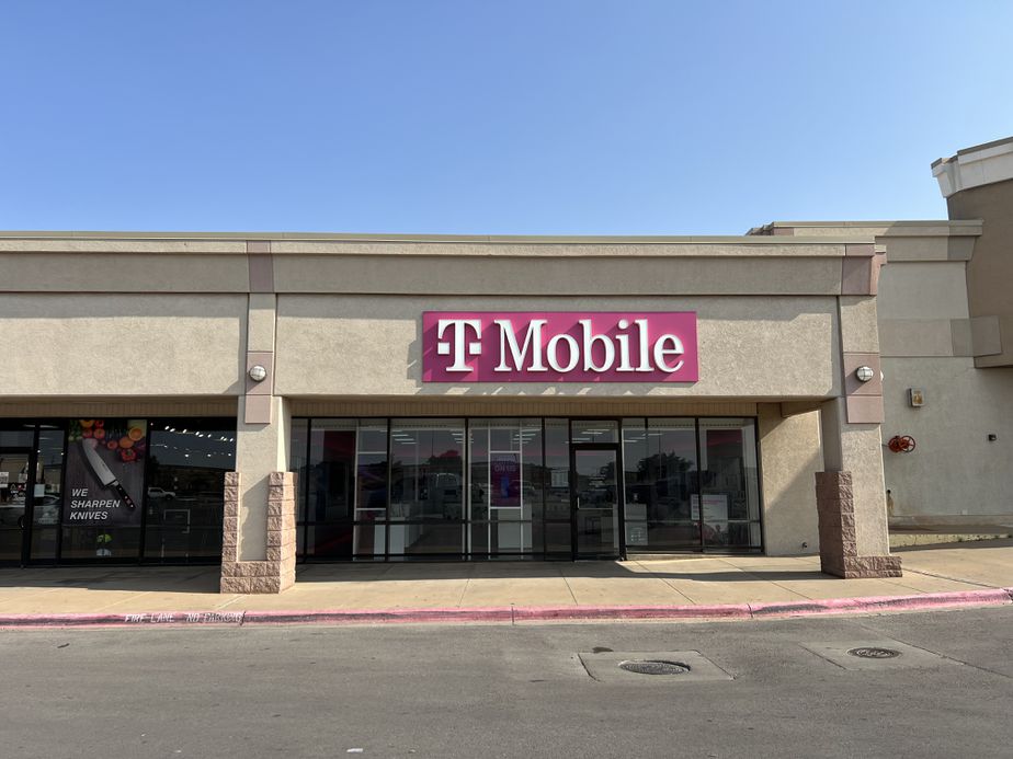 Exterior photo of T-Mobile Store at N Midkiff Rd & Loop 250, Midland, TX