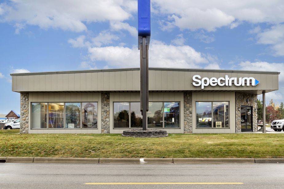 Spectrum - 14303 Edgewood Dr 