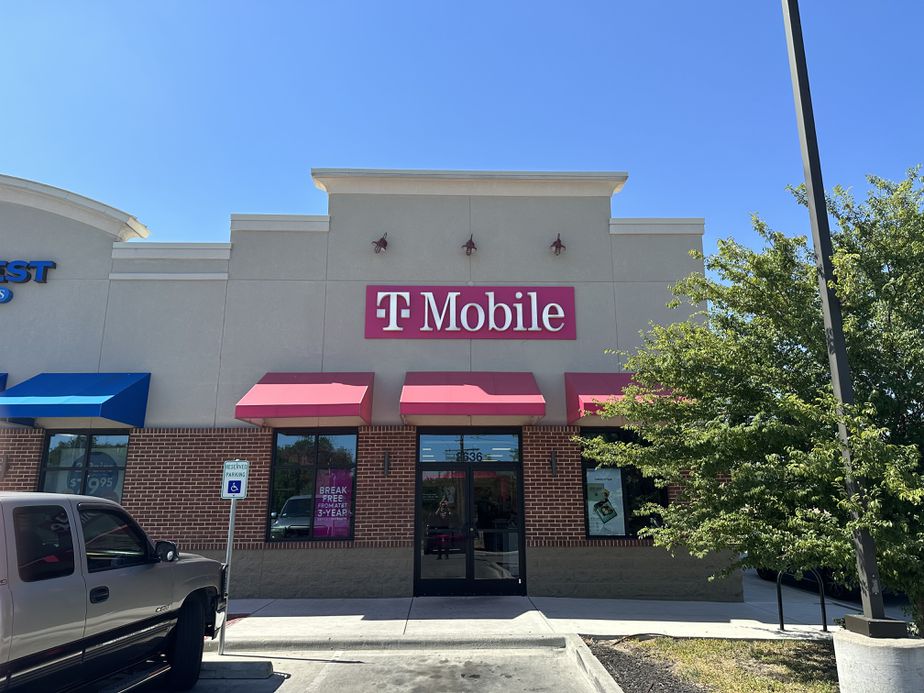 Exterior photo of T-Mobile Store at E Berry St & S Wesleyan Dr, Fort Worth, TX