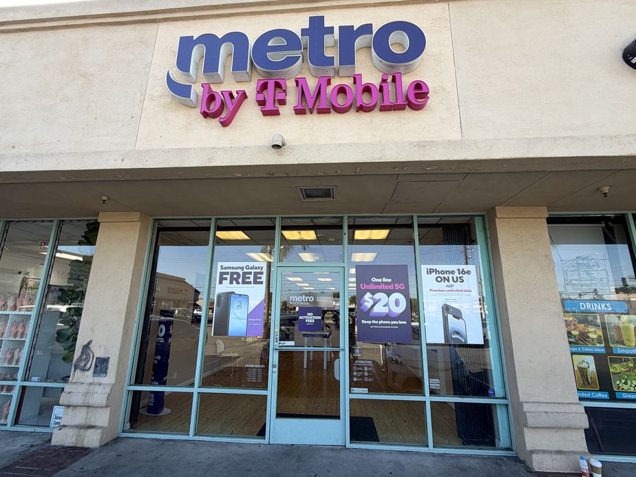 Metro by T-Mobile 12505 Beach Blvd - 12505 Beach Blvd 
