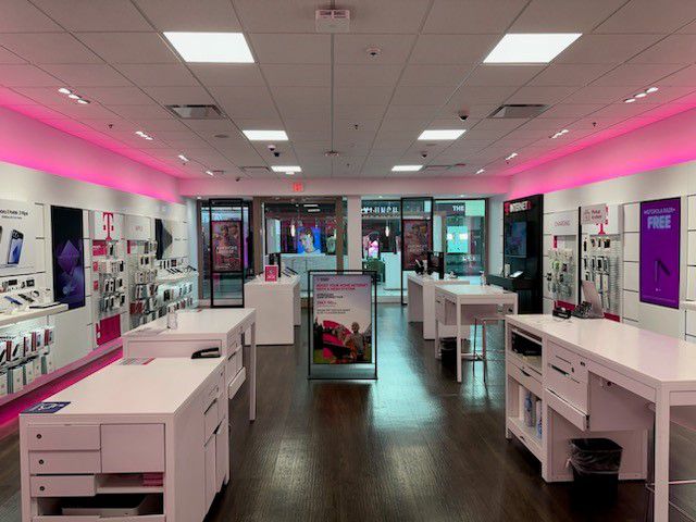 Interior photo of T-Mobile Store at Glenbrook Square, Fort Wayne, IN