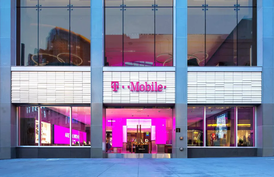Exterior  photo of T-Mobile Store at San Francisco, San Francisco, CA