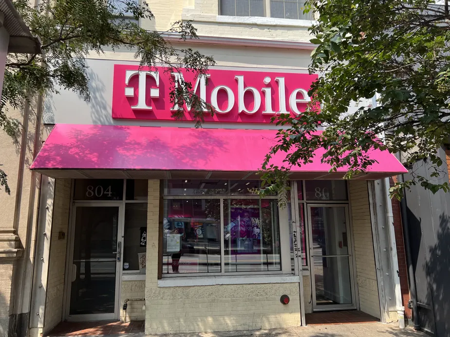  Exterior photo of T-Mobile Store at H St NE & 8th St NE, Washington, DC 