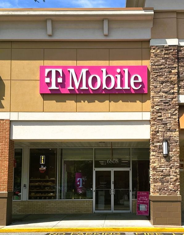 Exterior photo of T-Mobile Store at Hilltop Plaza Shopping Center, Bowie, MD