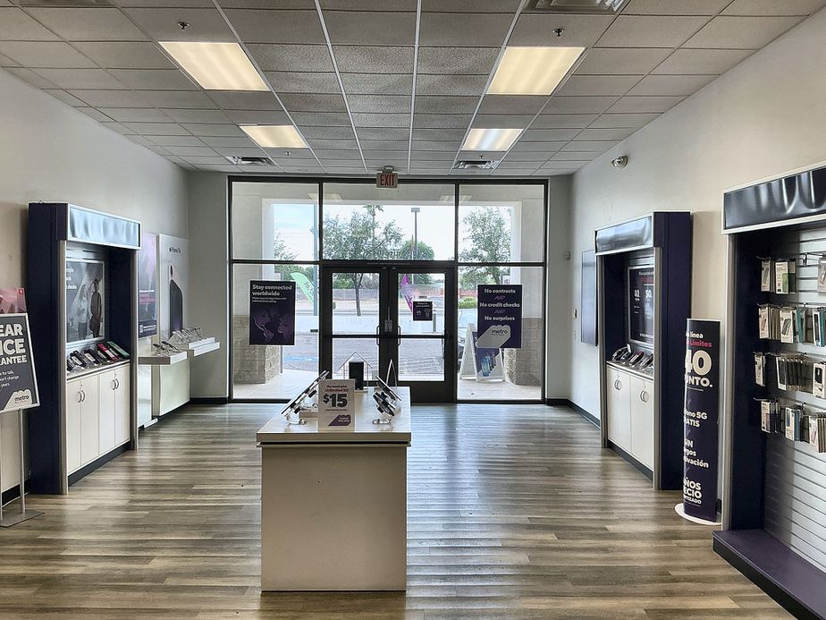 Metro by T-Mobile 606 E Main St - 606 E Main St 
