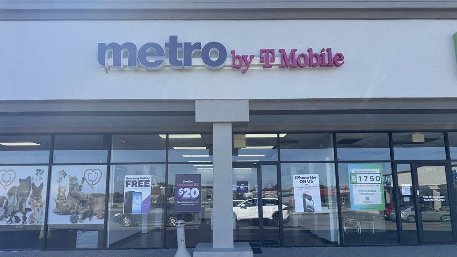 Metro by T-Mobile 765 Eastgate South Dr - 765 Eastgate South Dr 