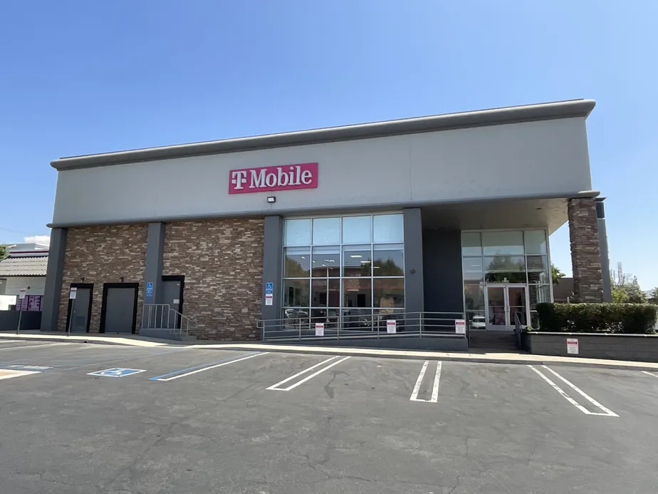  Exterior photo of T-Mobile Store at Citrus & Workman, West Covina, CA 
