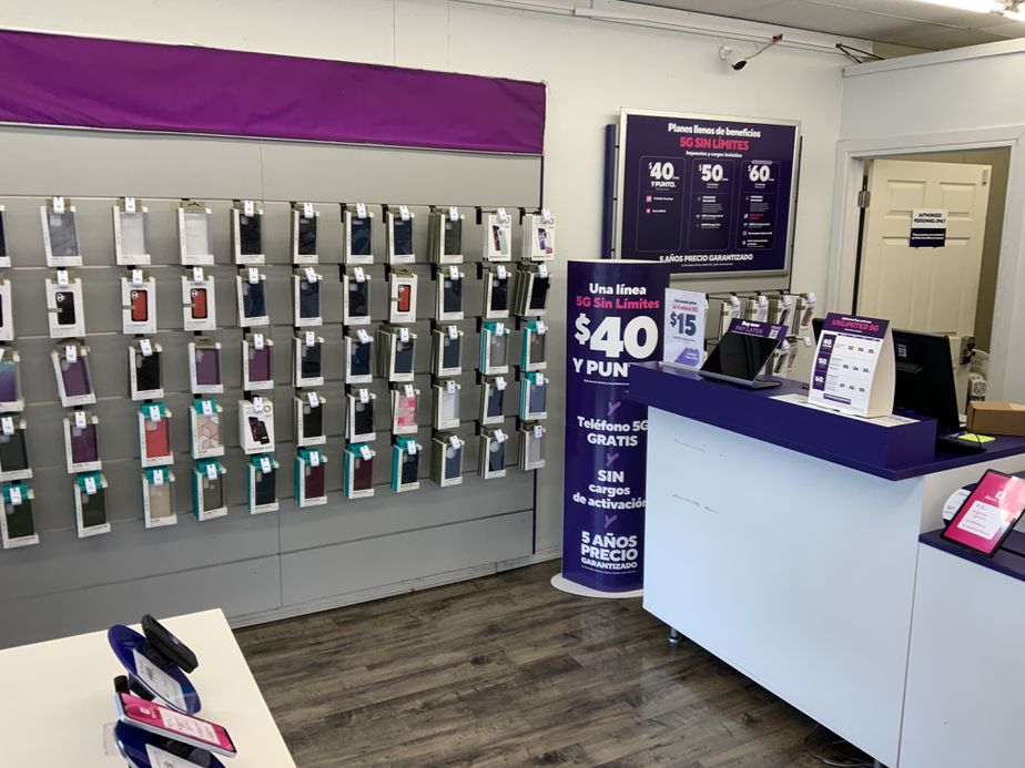 Metro by T-Mobile 2072 W Main St - 2072 W Main St