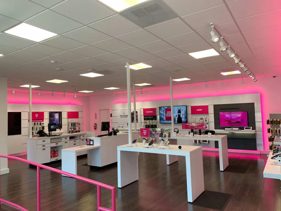  Interior photo of T-Mobile Store at Fauntleroy & Alaska, Seattle, WA 