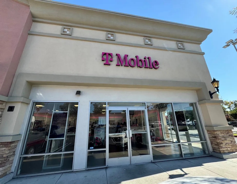  Exterior photo of T-Mobile Store at Imperial Hwy & Norwalk Blvd, Norwalk, CA 