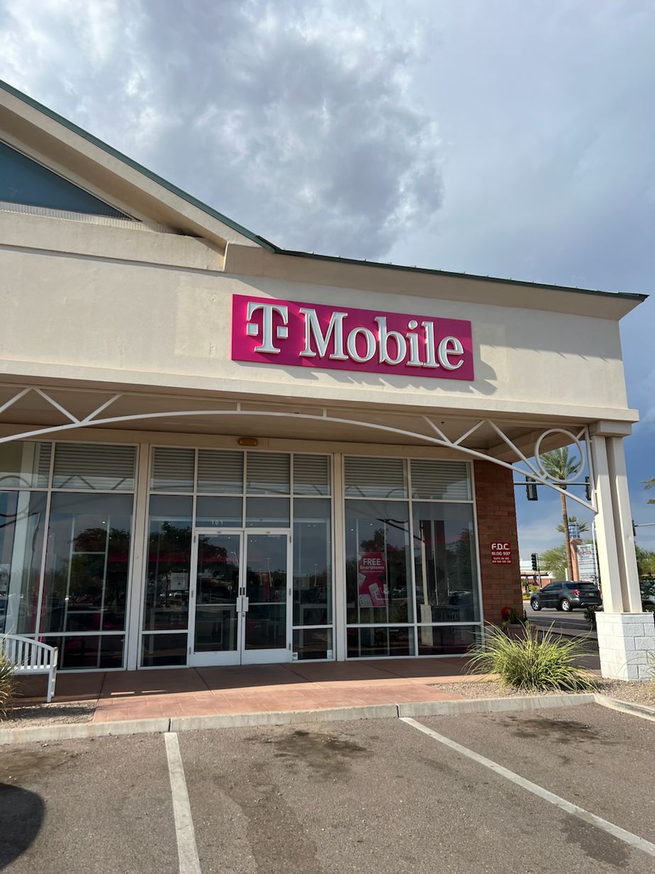 Exterior photo of T-Mobile Store at Mesa Riverview, Mesa, AZ