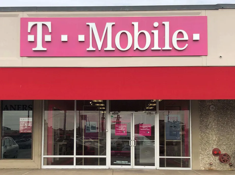 Exterior photo of T-Mobile store at Sheldon Rd & I-10, Channelview, TX