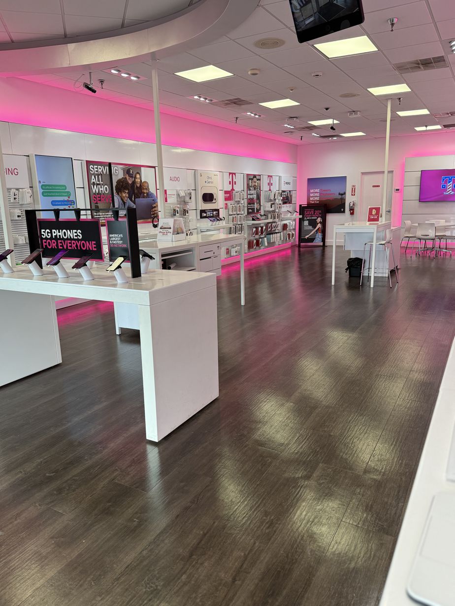 Interior photo of T-Mobile Store at University Dr & Perimeter Pkwy, Huntsville, AL