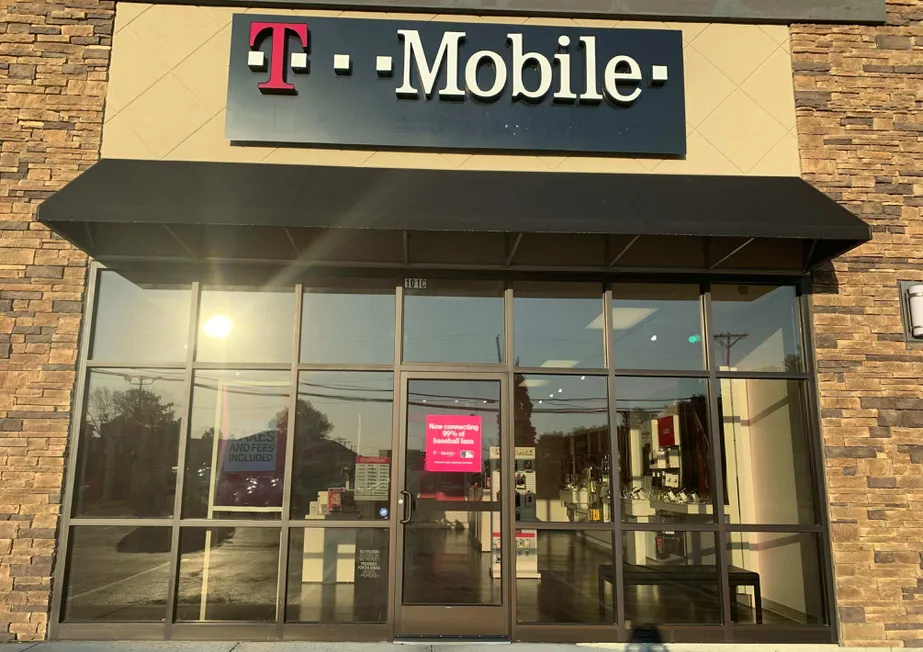 Exterior photo of T-Mobile store at N Maguire St & E Culton St, Warrensburg, MO