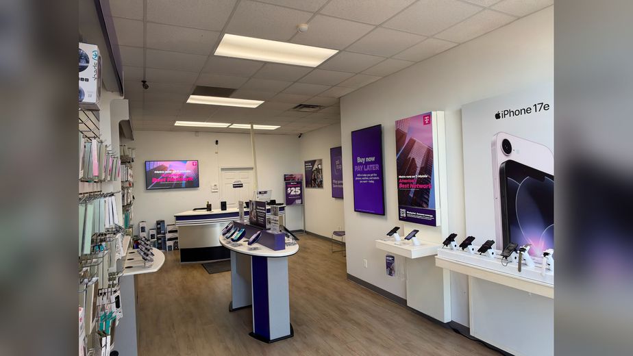 Metro by T-Mobile 924 Jeffco Blvd - 924 Jeffco Blvd 