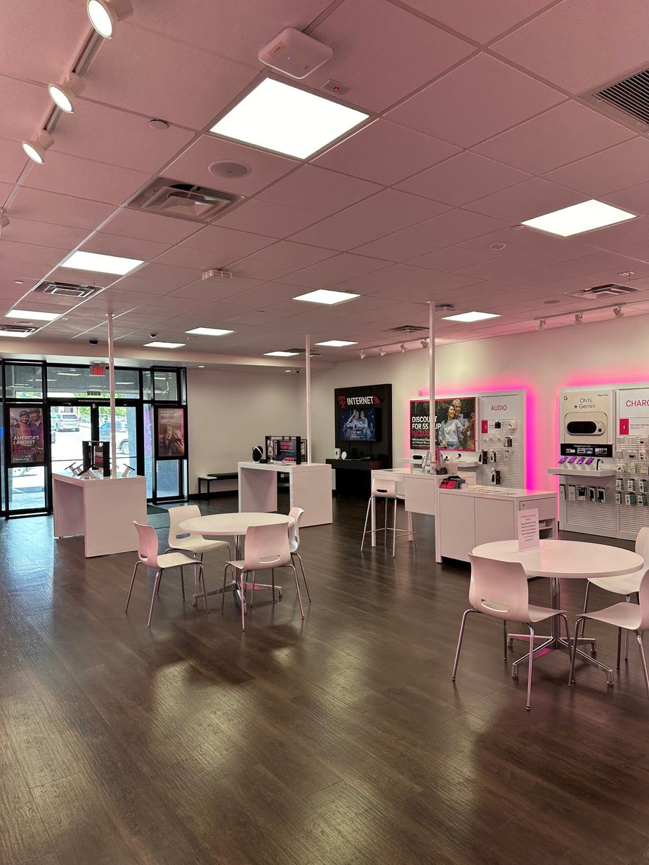 Interior photo of T-Mobile Store at E Hwy 260 & N Beeline Hwy, Payson, AZ