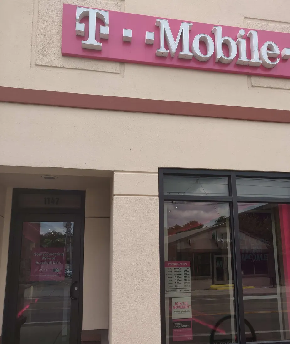 Exterior photo of T-Mobile store at Brown & Stewart, Dayton, OH