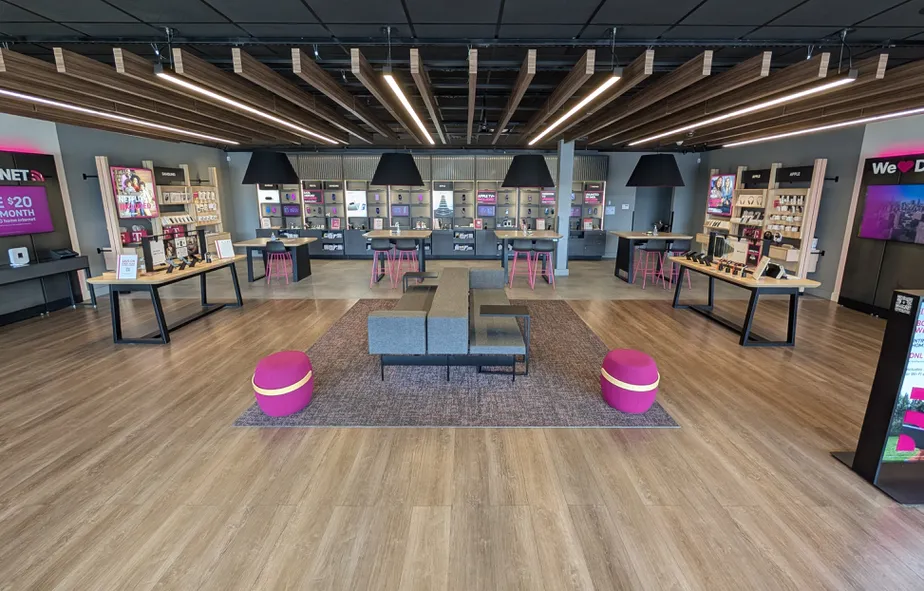  Interior photo of T-Mobile Store at Kirkwood Hwy & Monica Blvd, Wilmington, DE 
