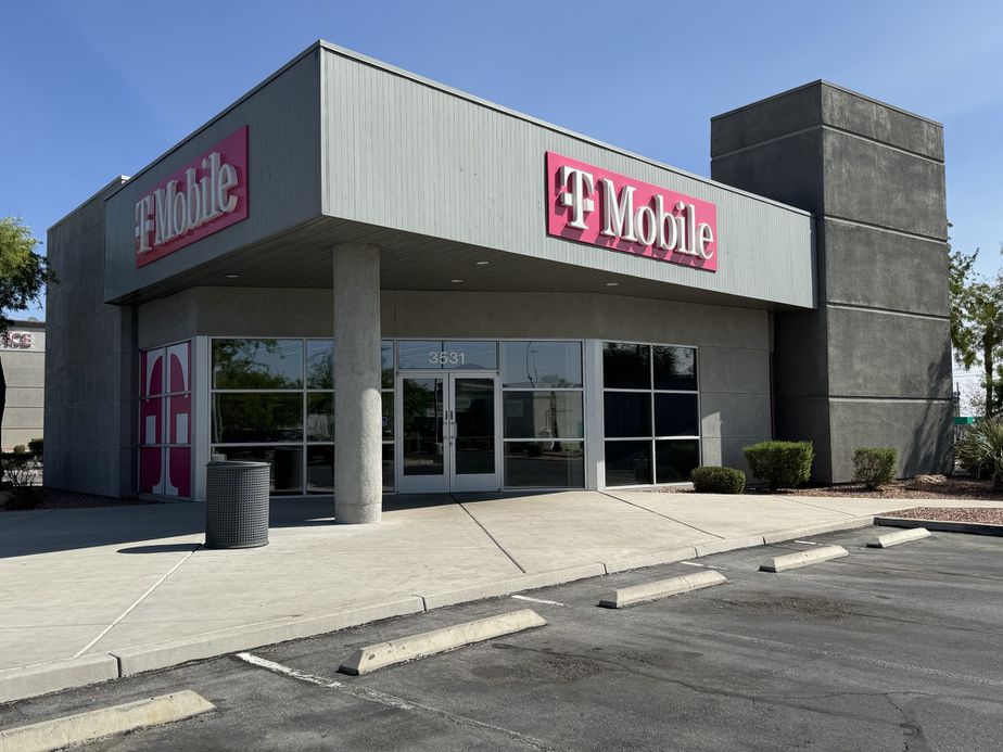 Exterior photo of T-Mobile Store at Rainbow & Spring Mountain, Las Vegas, NV