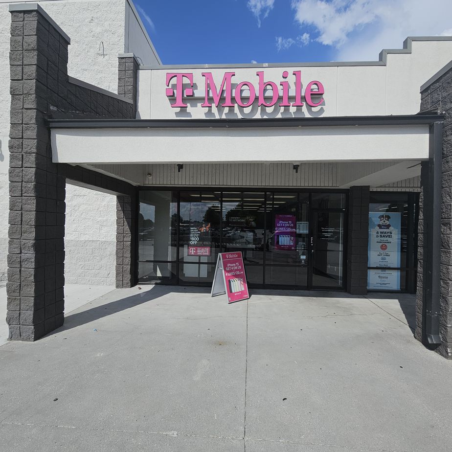Exterior photo of T-Mobile Store at Villa Rica Commons, Villa Rica, GA
