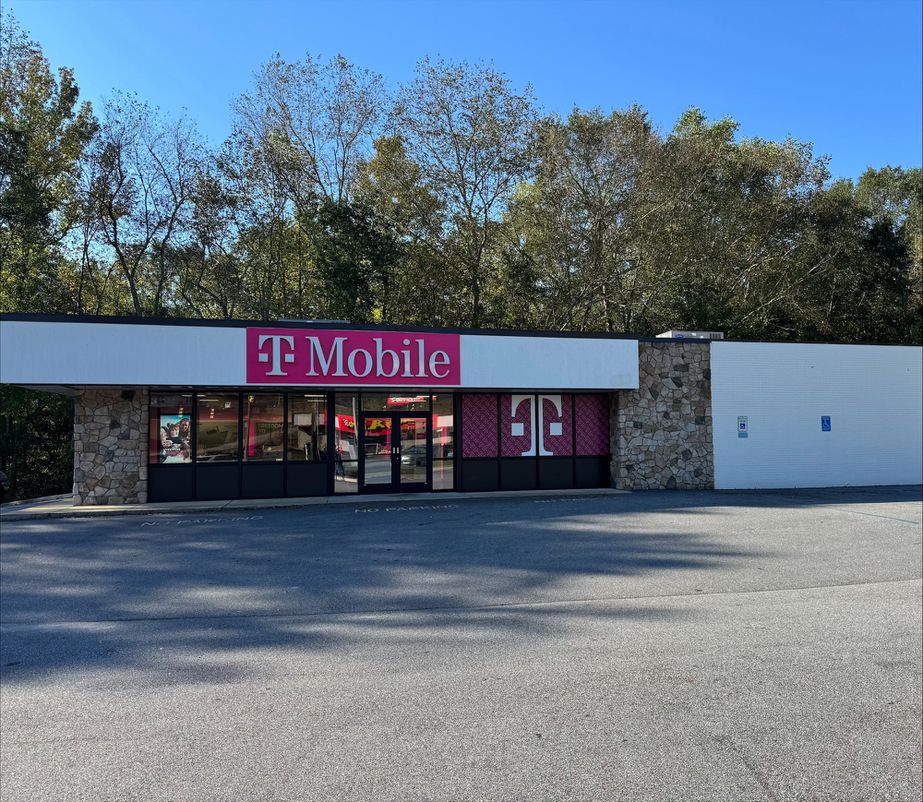 Exterior photo of T-Mobile Store at Gentry Memorial & C David Stn, Pickens, SC