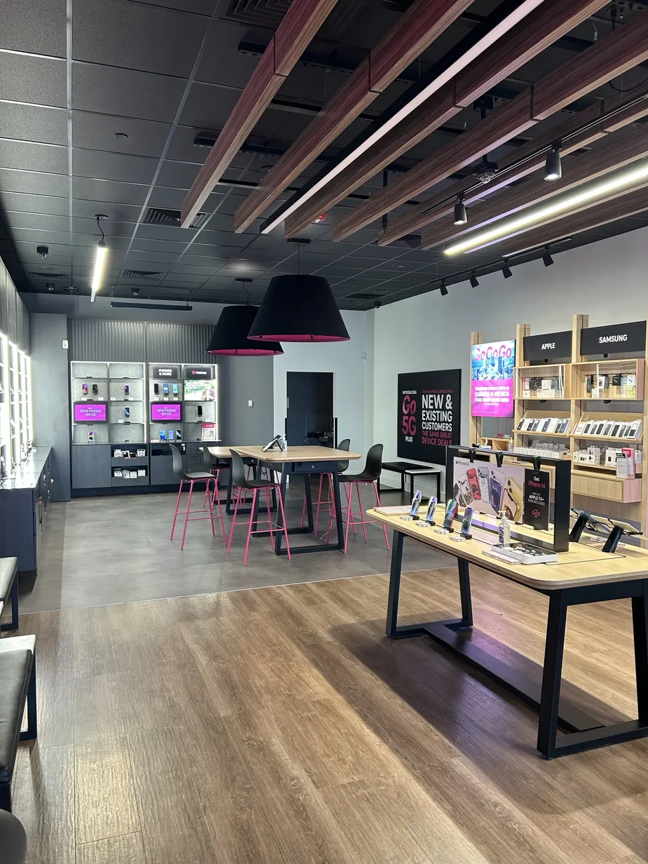 TMobile Shoppes at Blackstone Valley Millbury, MA