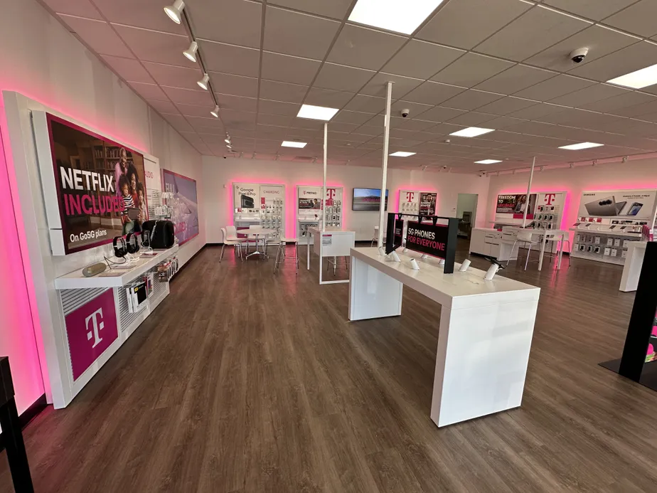  Interior photo of T-Mobile Store at Marketplace on Yosemite Ave, Manteca, CA 