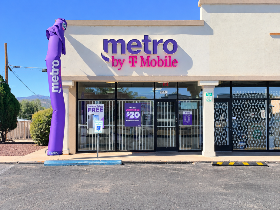 Metro by T-Mobile 1116 N Riverside Dr A - 1116 N Riverside Dr A 