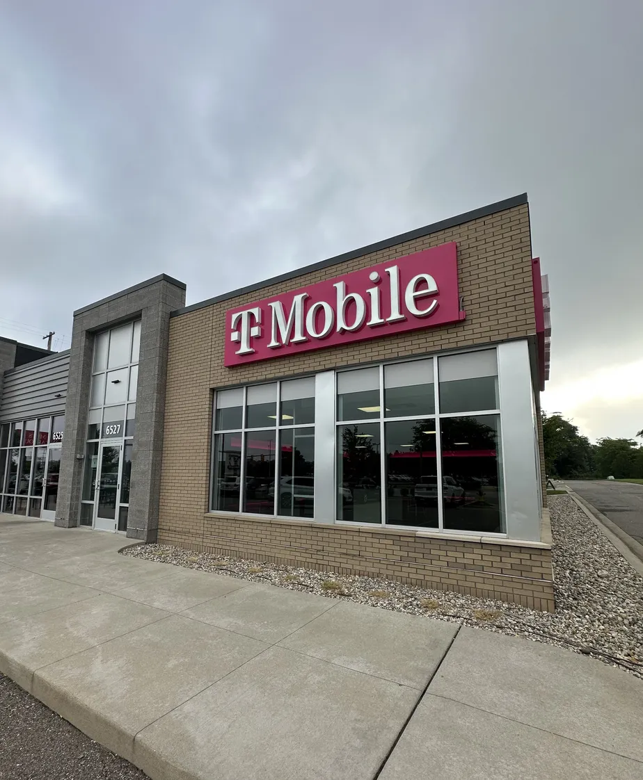 Exterior photo of T-Mobile Store at Westnedge Ave & Ruth, Portage, MI