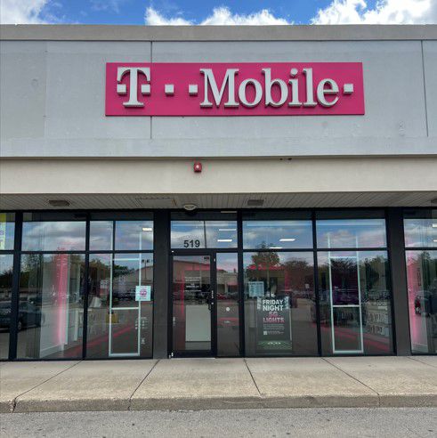 Exterior photo of T-Mobile Store at Norris Dr & Wake St, Ottawa, IL