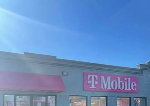 Exterior photo of T-Mobile store at E State St & Mid America Dr, Rockford, IL