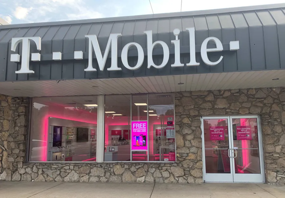  Exterior photo of T-Mobile store at S Broadway St & W Knight St 2, Portland, TN 
