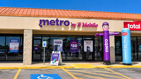 Metro by T-Mobile 2619 Red Bluff Rd - 2619 Red Bluff Rd