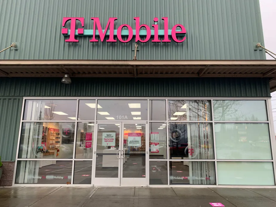 Exterior photo of T-Mobile store at Aurora Ave & Midvale Ave N 2, Shoreline, WA