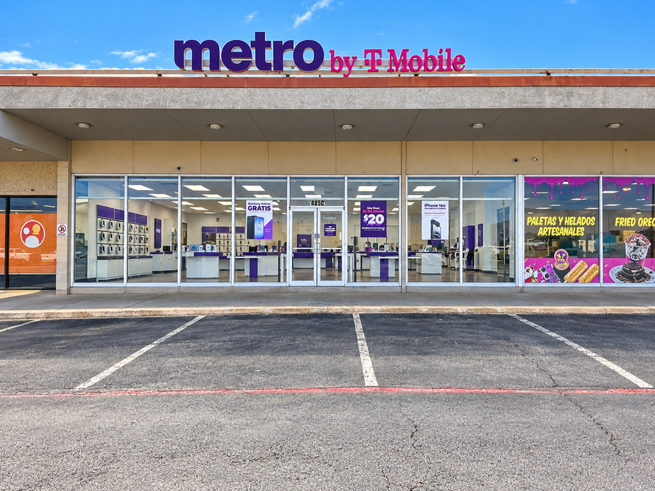 Metro by T-Mobile 4850 South Fwy - 4850 South Fwy 