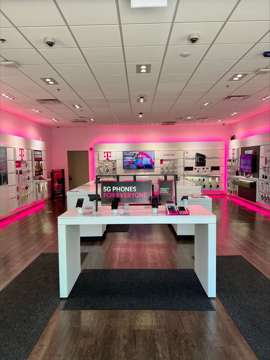 Interior photo of T-Mobile Store at 35th & King Drive, Chicago, IL