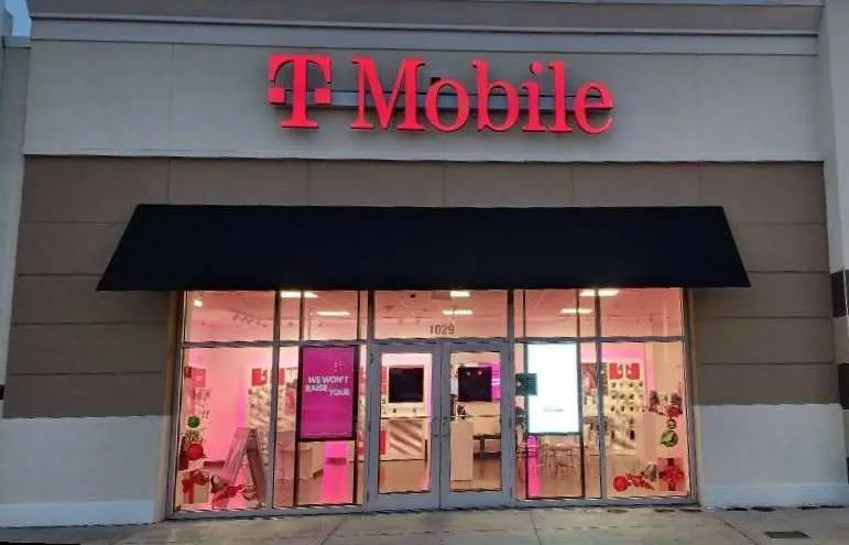Foto del exterior de la tienda T-Mobile en Southland Mall-Houma LA, Houma, LA