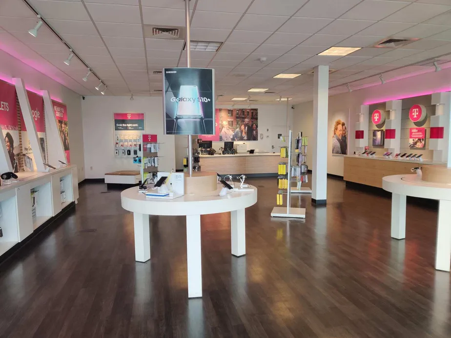 Interior photo of T-Mobile Store at Blue Lakes Blvd & Cheney Dr, Twin Falls, ID