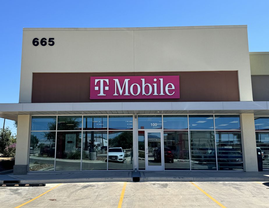 Exterior photo of T-Mobile Store at S Walnut Ave & S I-35, New Braunfels, TX