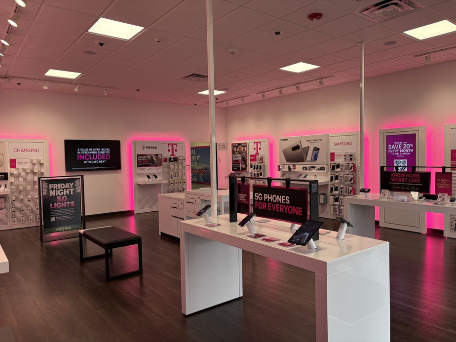 Interior photo of T-Mobile Store at Thomaston Commons, Thomaston, ME