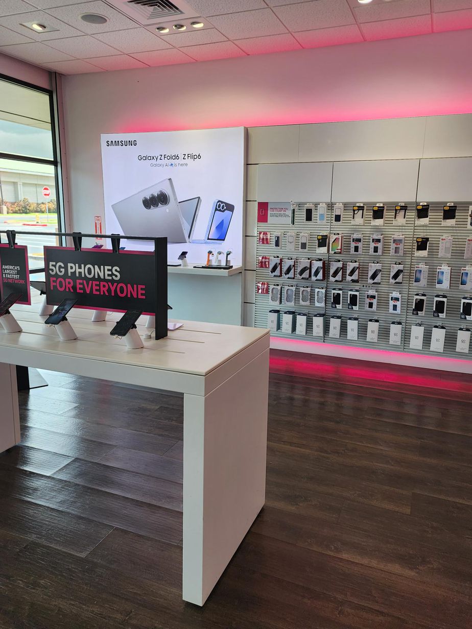 Interior photo of T-Mobile Store at Pi'ilani Village Shopping Ctr, Kihei, HI