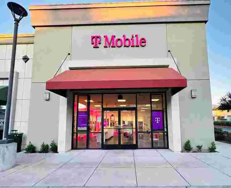  Exterior photo of T-Mobile Store at Ygnacio & Clayton, Concord, CA 