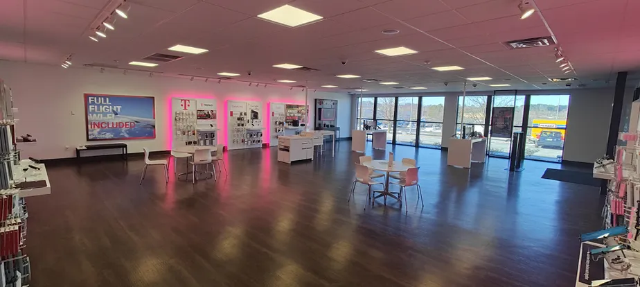  Interior photo of T-Mobile Store at W Main & Stonewall, Waynesboro, VA 