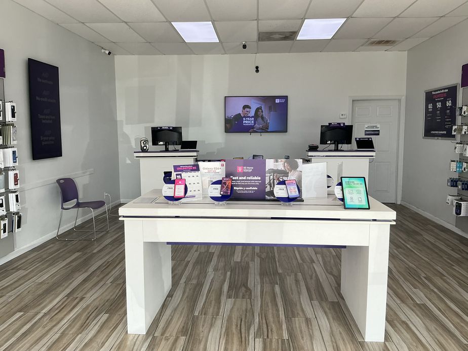 Metro by T-Mobile 5160 Franz Rd - 5160 Franz Rd 