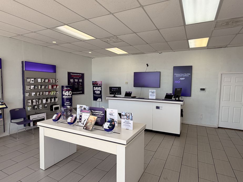 Metro by T-Mobile 1906 N Date St - 1906 N Date St 